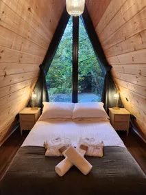 Pineview Luxury Adults only Lodge - Image 3