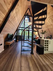 Pineview Luxury Adults only Lodge - Image 5