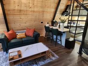 Pineview Luxury Adults only Lodge - Image 2