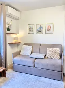 Cozy 2-Room Apartment with Terrace & Air Conditioning, Close to the Paris Metro - Image 3