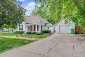 New! Cozy Cottage Just Blocks From Baker Campus - Image 2