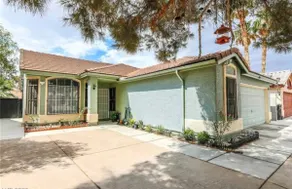 Stunning 3 bedroom 2 bath house with pool - Image 3