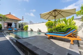 Wooden bungalow with kitchen and pool - Image 5