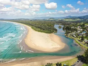 Family Beach Home | Sleeps 8 | Walk to Beach | BBQ - Image 4