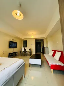 Walk to Ayala Parqal & COD | G10 Condo Gym Access - Image 2
