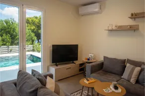 Exis Seaview - Image 4