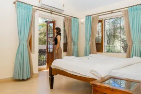 Grand 4BHK Luisa by the Sea - Image 5