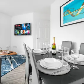 Luxury Two Bed Apartment - Sleeps 3 - Parking 55C - Image 2
