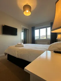 2 Bed Flat - Image 2