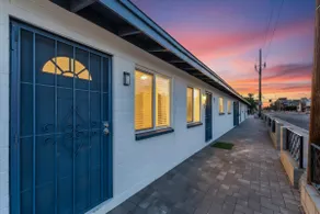 Downtown Chandler Escape – Walkable Location - Image 2