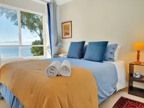 Panoramic Ocean View and 5-Star Service - Image 2
