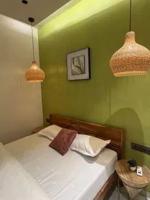 Verde: 1Bhk near Apollo Hosp | Furnished Spacious - Image 2