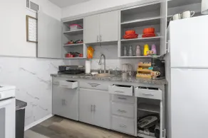 Modern Garden 1BR | Laundry + Pets OK | Quiet - Image 5