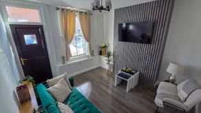 Garden Gazebo Home. Free Parking. 15 mins to city - Image 3