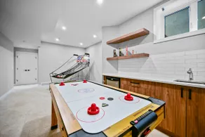 4 Bed | GameRoom | PrivateGarage | Min to Hospital - Image 2