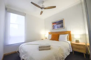 Rocky Beach Retreat - Entire Apartment - Sleeps 6 - Image 3