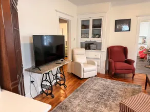 Private 2BR Apt. Bright & Cozy, Prime Location - Image 5