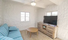 The Hideaway - Less than a block from beach! - Image 2