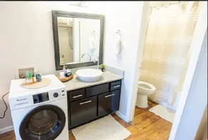 Tranquil 1/1 Bedroom Downtown Austin View - Image 2