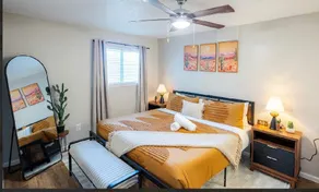 Tranquil 1/1 Bedroom Downtown Austin View - Image 5