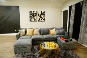 modern houston escape near downtown & med center - Image 5