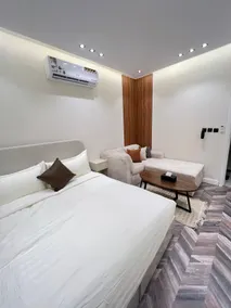 Modern Studio | w/60TV & Self Entry (109)دخول الان - Image 2