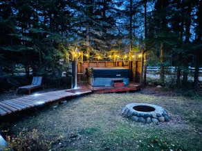 Family cabin HotTub/Games Rm/2 TVs/Fireplace/Wi-Fi - Image 4