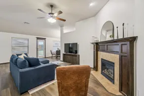Peaceful Convenience in Moore - Minutes to OU! - Image 3