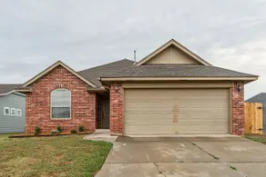 Peaceful Convenience in Moore - Minutes to OU! - Image 4