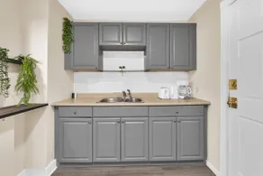Charming 3-bdr Getaway|Little Italy| Free Parking - Image 5