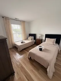 Cozy Family Townhouse • King Bed • Private Patio - Image 2