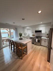 Cozy Family Townhouse • King Bed • Private Patio - Image 4
