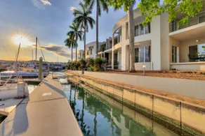 Cullen Bay Perfection - Image 4