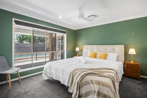 Cozy Family Home near Shops and Transport with Pool - Image 3
