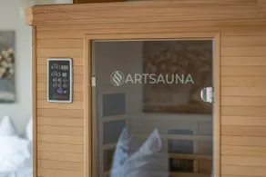 Apartment panoramic view with infrared sauna - Image 4