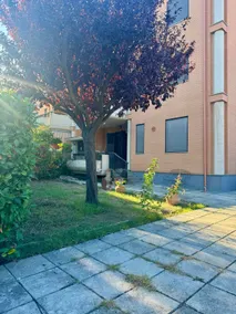 Relax by the sea with a private garden - Image 5