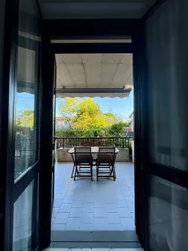 Relax by the sea with a private garden - Image 2
