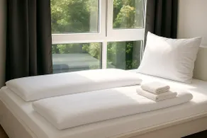 Elegant 2 Bedroom Flat, Bright & Peaceful - Image 2