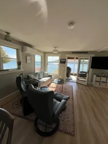 Cozy Lake Cottage on Coldstream - Image 2