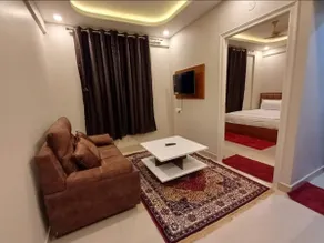 Cozy Downtown Hideaway - Image 3