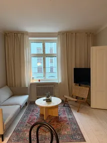 Stylish 45 m² Apartment in Taka-Töölö - Image 2
