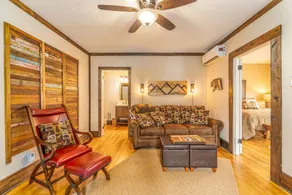 Cozy Cub Den • Chic Downtown Loft • Walk to Train - Image 2
