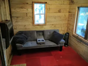 Rustic cabin, quite get away, or hunting Basecamp - Image 3