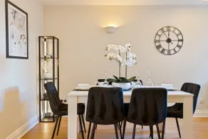The Tudor Escape - 3 Bedroom House in Canterbury City Centre with Parking - Image 2