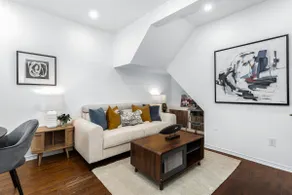 Charming Apartment with Patio in Midtown Toronto - Image 4