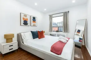 Charming Apartment with Patio in Midtown Toronto - Image 2