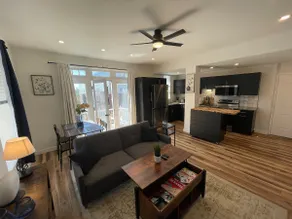Safe, Quiet, Luxury Apartment at Forest Park - Image 2