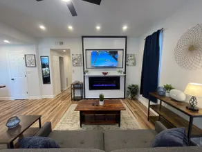 Safe, Quiet, Luxury Apartment at Forest Park - Image 3