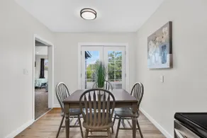 Modern 3 bedroom Home in Prime Location! 7 guests - Image 4