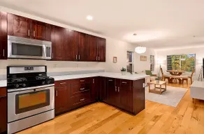 Cozy Townhouse Retreat ｜Easy Parking｜20min DT - Image 3